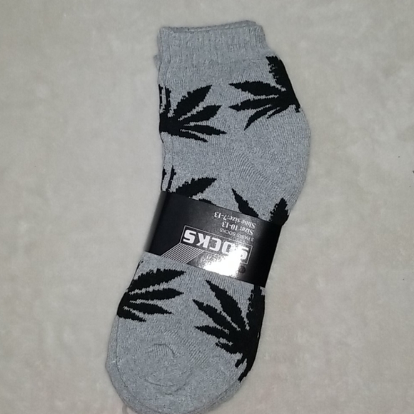 Other - Leaf print low socks